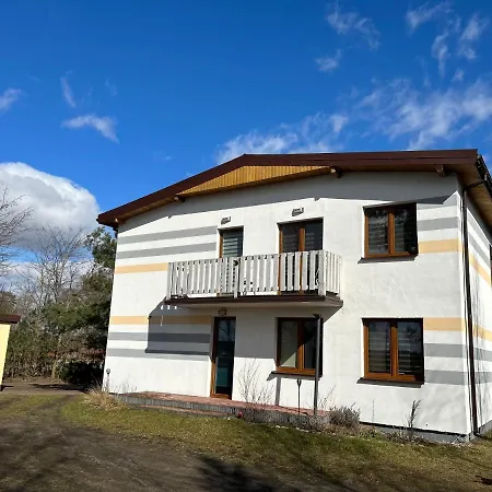 Hacjenda بيت خشبي Luszczewo